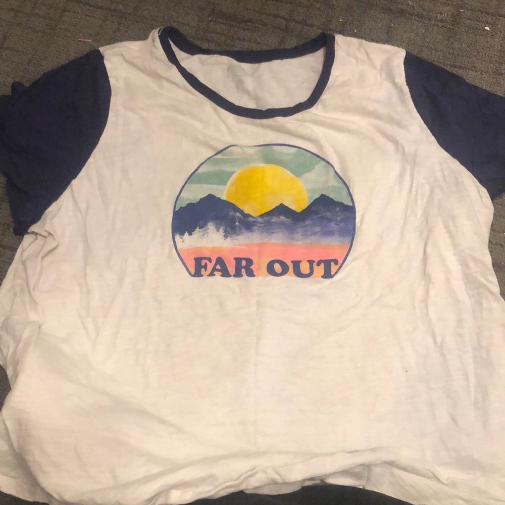 Old navy tee shirt